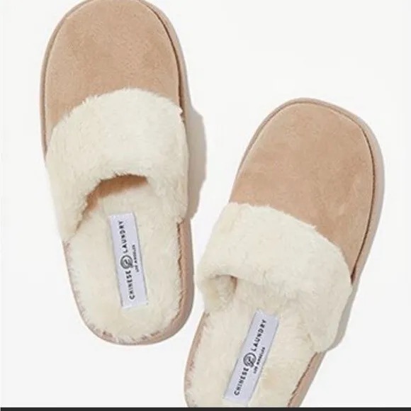 NWT Chinese Laundry Faux Fur Slippers- Holiday Giftable - Picture 3 of 7